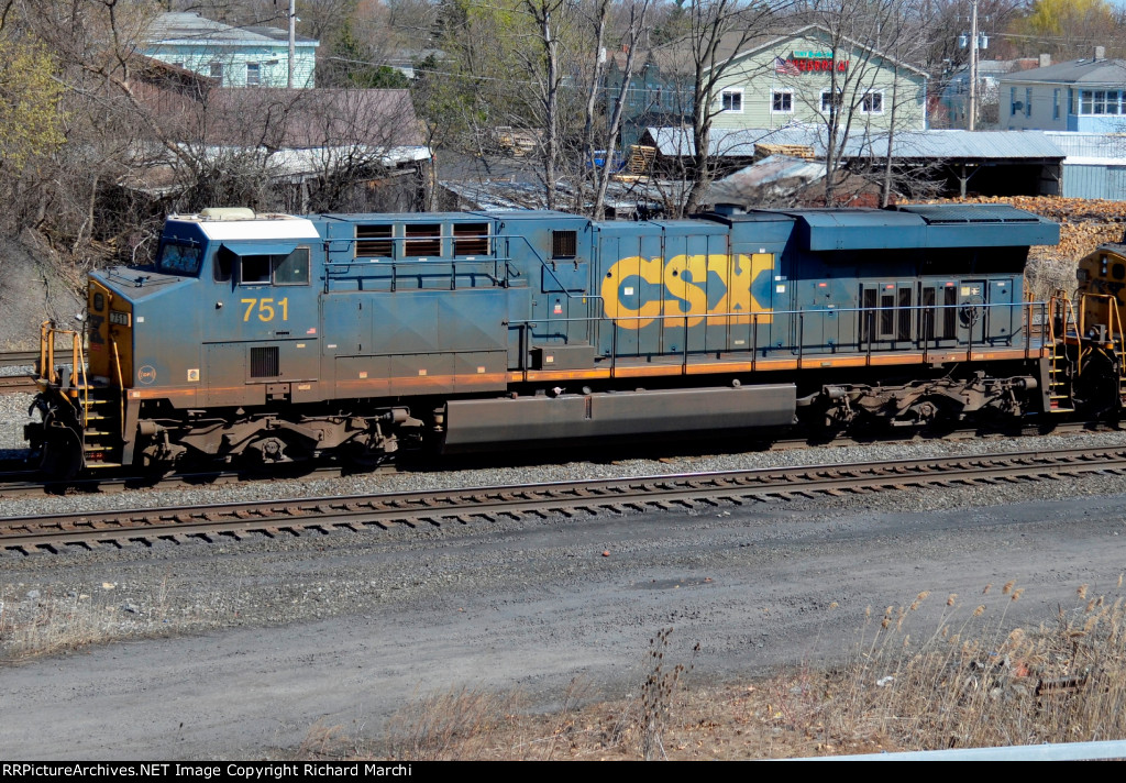 CSX 751